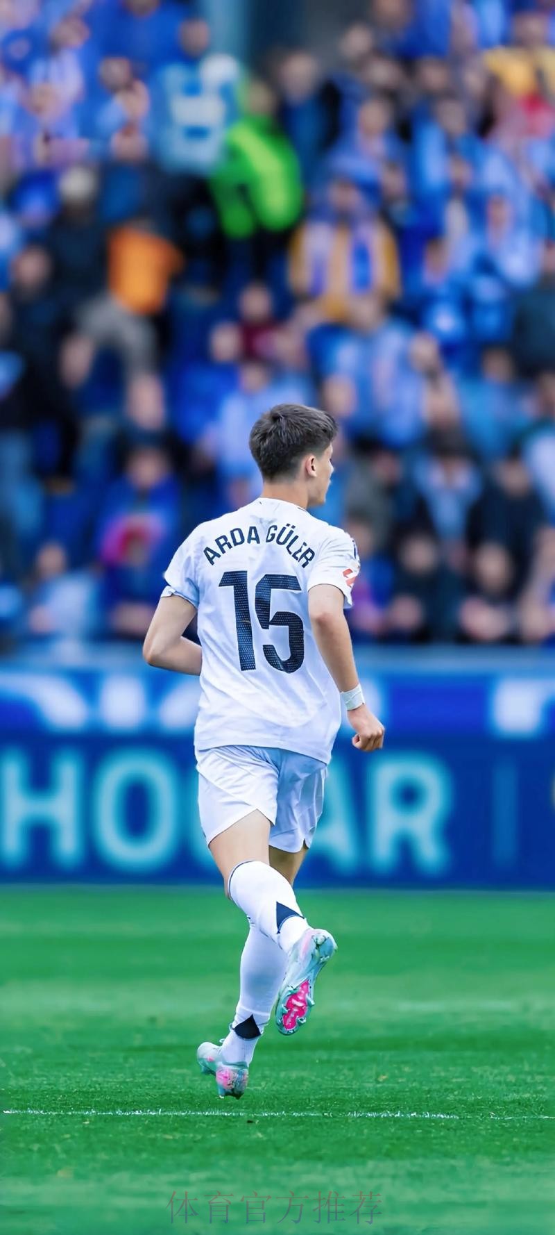 马卡报：加维与巴萨续约没进展 经纪人现身皇马